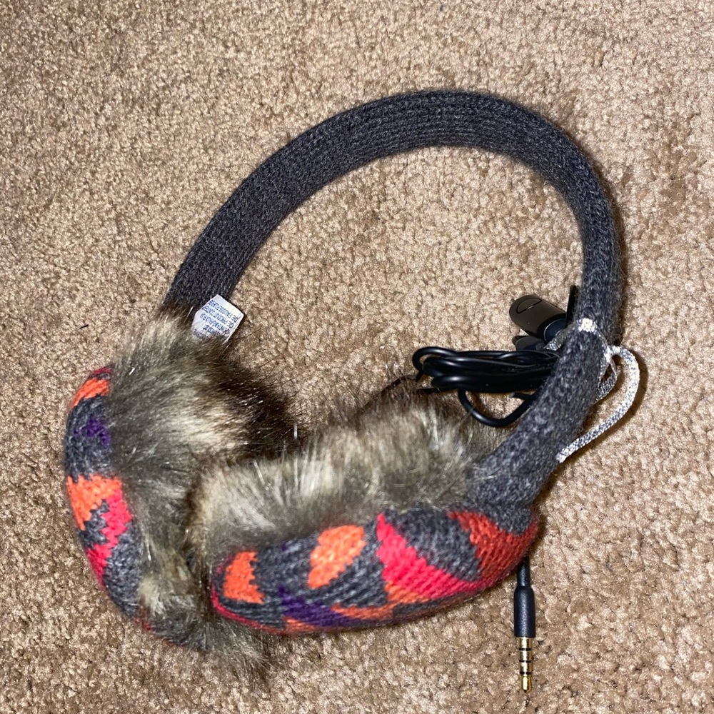 Ear warmer headphones